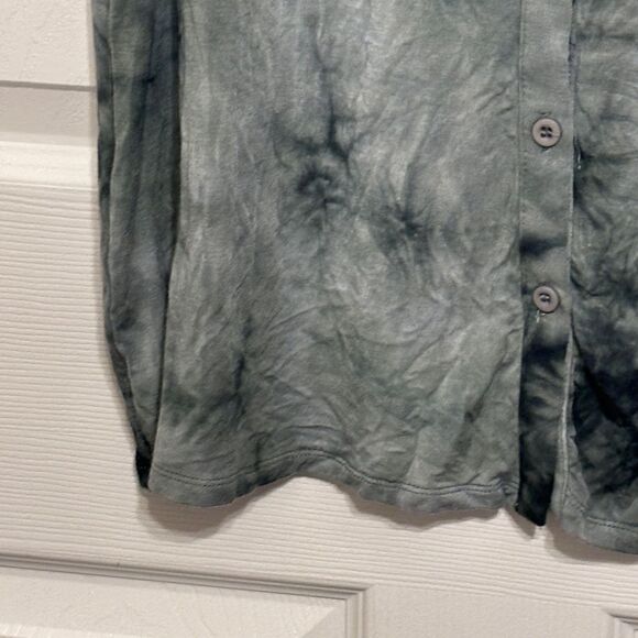 Lucca Couture | Women's Green Tie Dye Studded Collar Button Down Tank Top - Picture 5 of 14